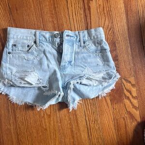 American Eagle light wash ripped jeans shorts size 0!